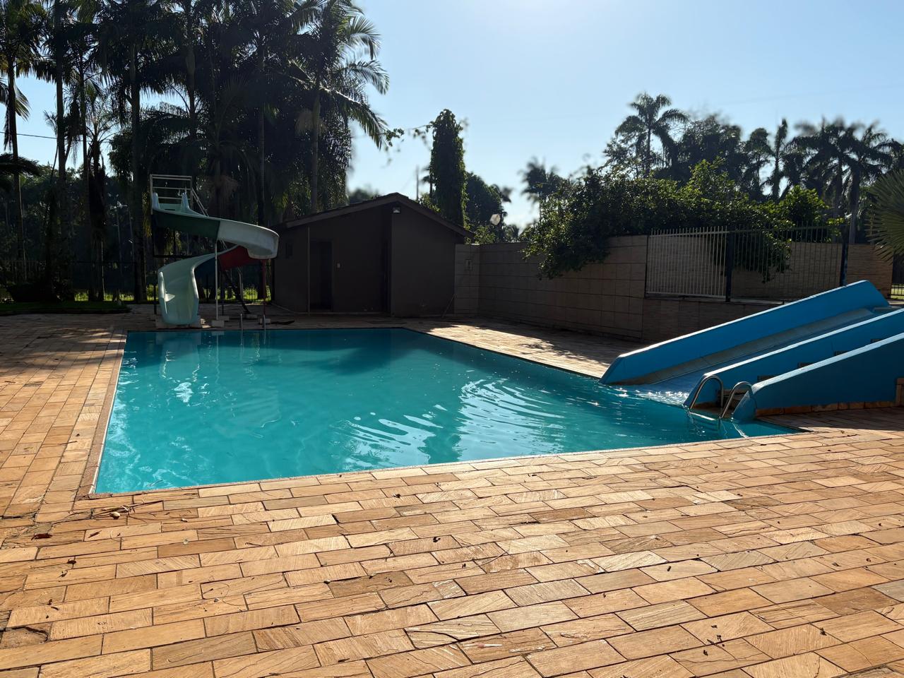 Seu Refúgio - Mais do que dormir, um convite para acordar cercado pela paz e tomar um café lento de manhã. no Pesqueiro Toca do Jacaré
